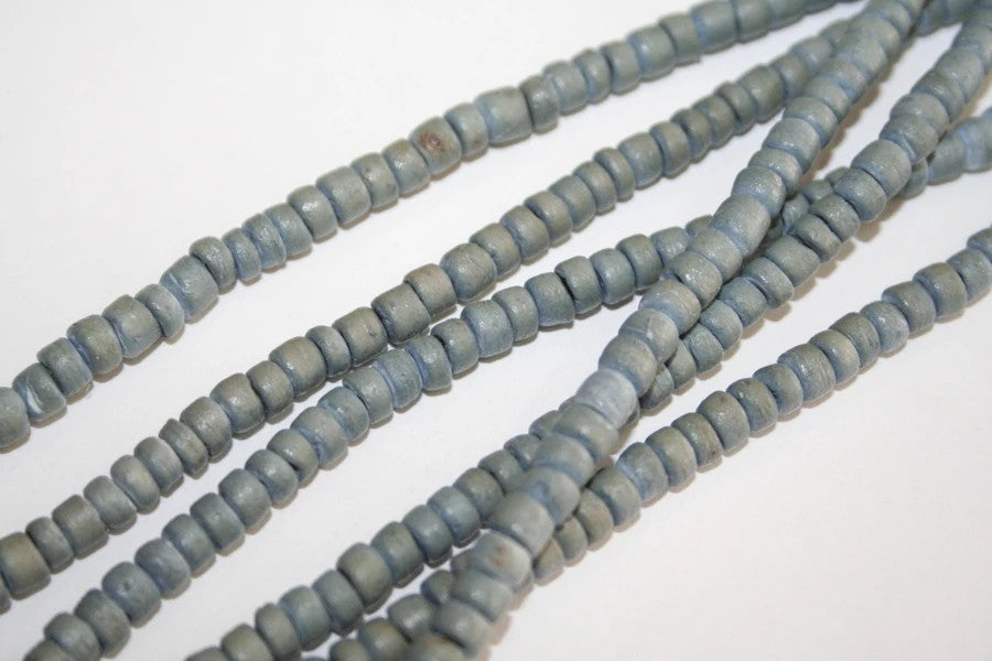 Woodbeads 4-5mm / item no.12-03-521-32 /  40cm / 100pcs /