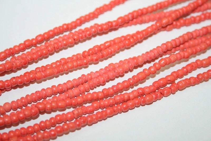 Woodbeads 2-3mm / item H015  /  40cm / 150pcs /