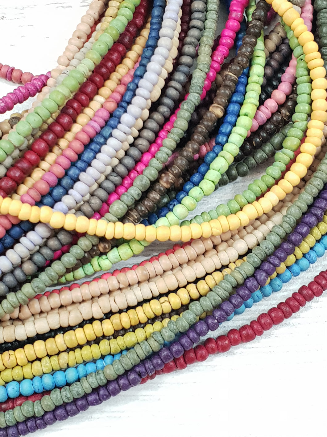 12 Mask Necklaces assorted colors 2-3mm 75cm / made from Natural Materials / 4002.1421
