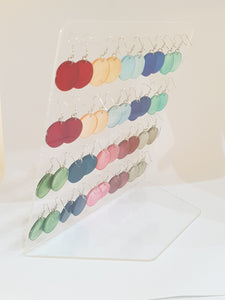 Display with 20 Pairs Earhanger 30mm made of real shells DS-2212