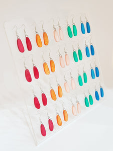 Display with 20 Pairs Earhanger 10x30mm made of real shells DS-2215