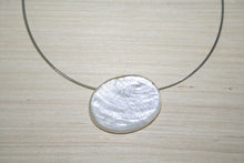 Load image into Gallery viewer, Necklace made of real shells